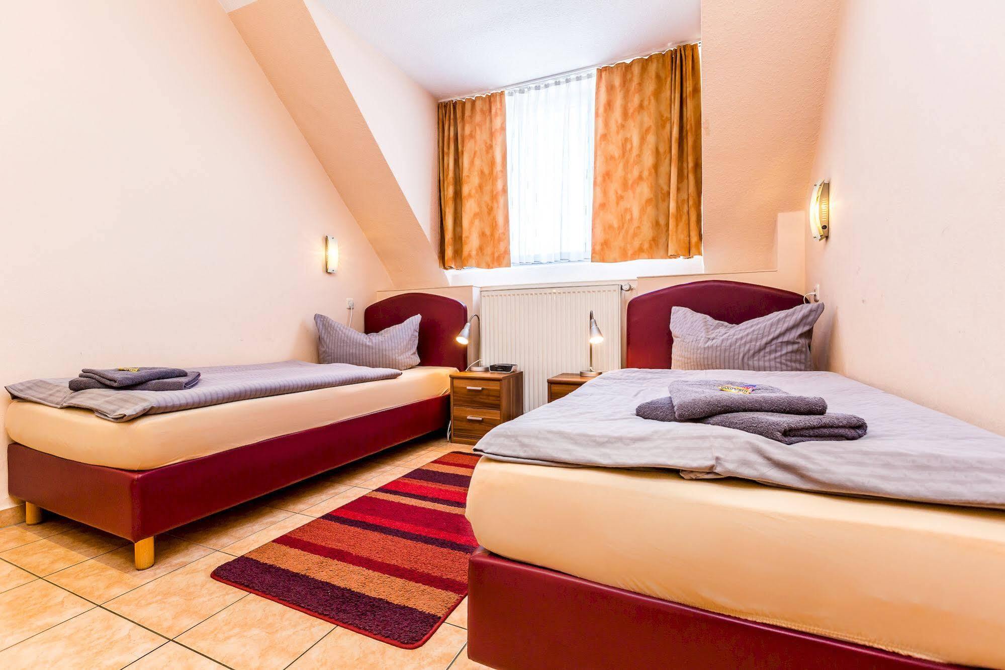 Hotel Schuetze Superior Huerth Bagian luar foto