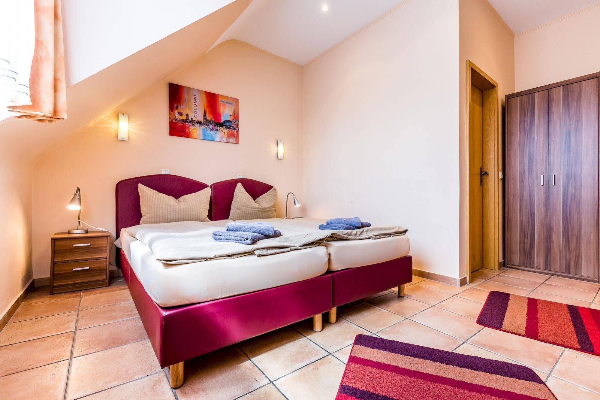 Hotel Schuetze Superior Huerth Bagian luar foto
